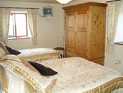 Foxhill Barn has four comfortable and attractively furnished twin bedrooms capable of providing accommodation for up to eight people.
